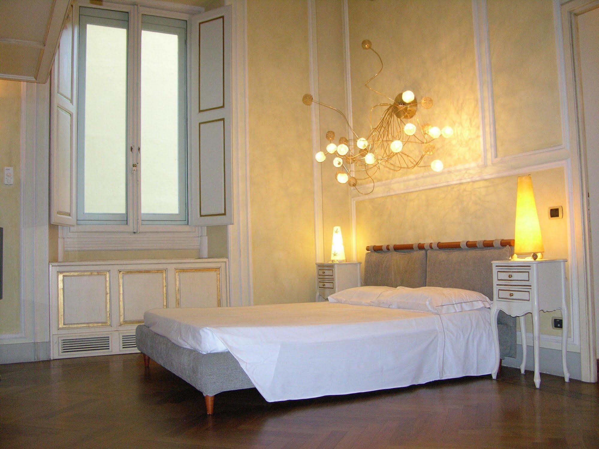 Booking Firenze Appartamenti Bagian luar foto